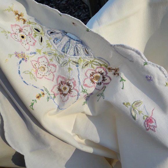 2 Embroidered Pillow Cases Antique Vintage Set - Picture 7 of 15